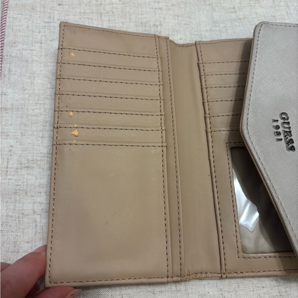 GUESS Women's Wallet - Picture 10 of 10